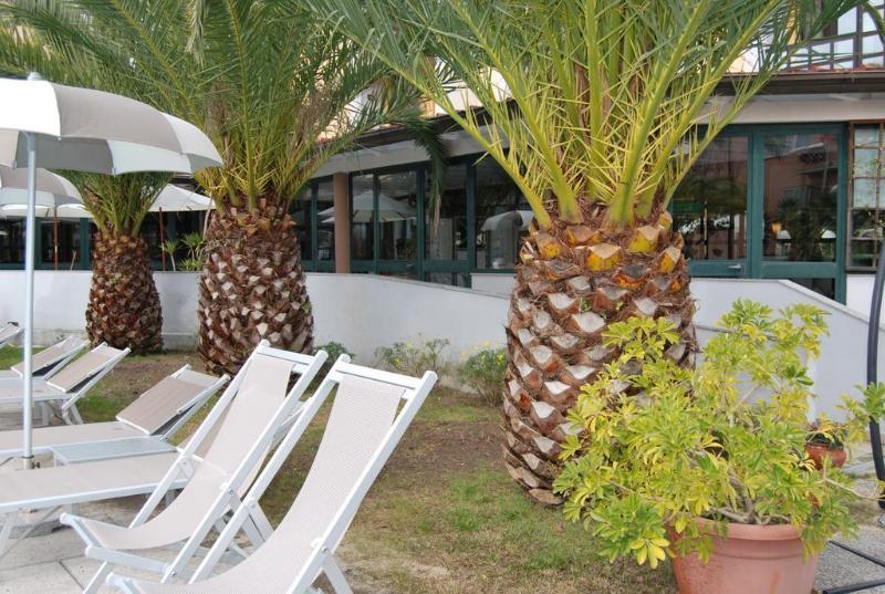 River Park Hotel Амеля Екстериор снимка