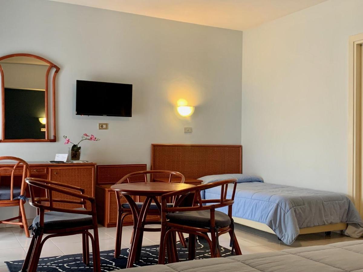 River Park Hotel Амеля Екстериор снимка