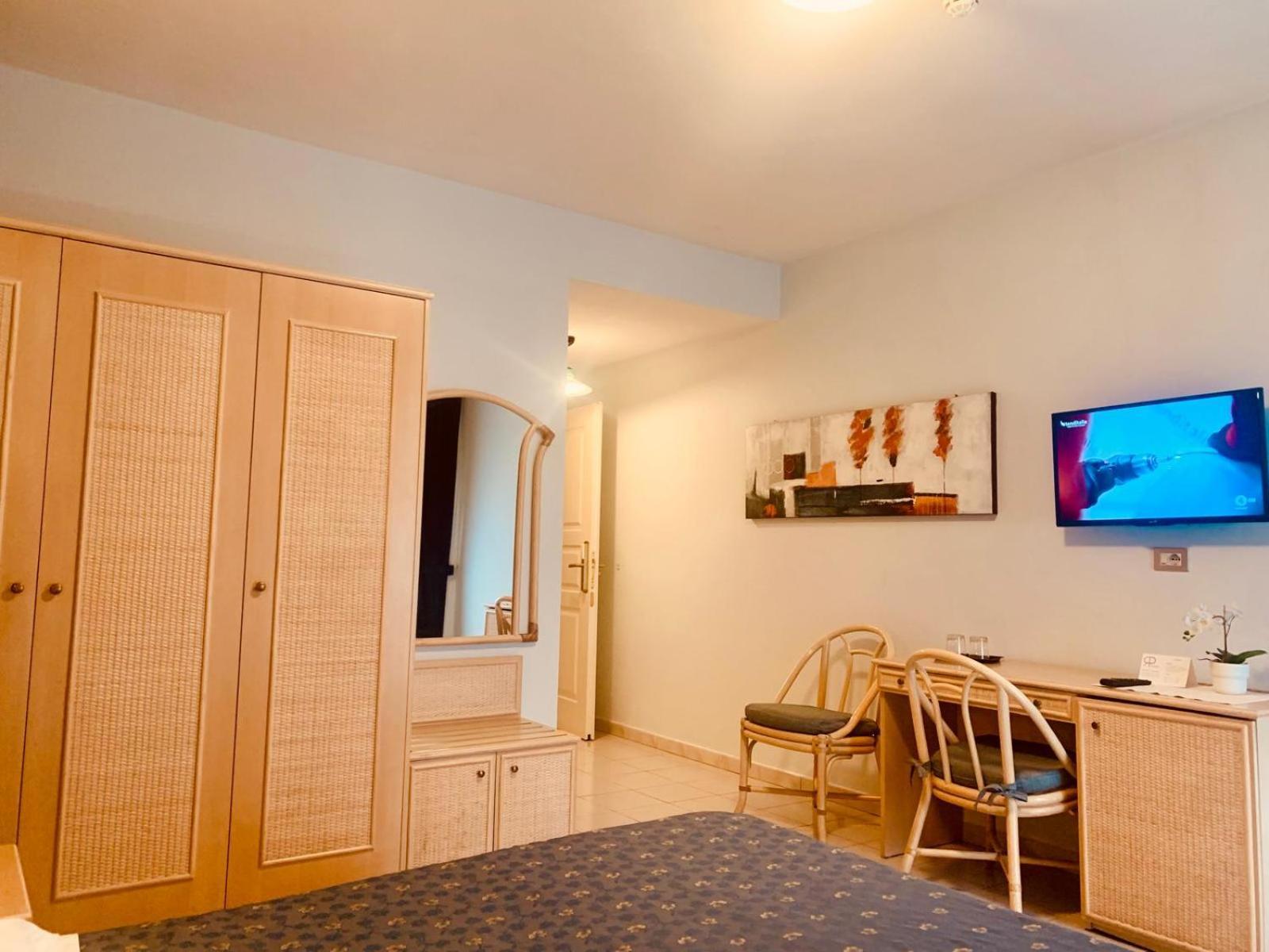 River Park Hotel Амеля Екстериор снимка
